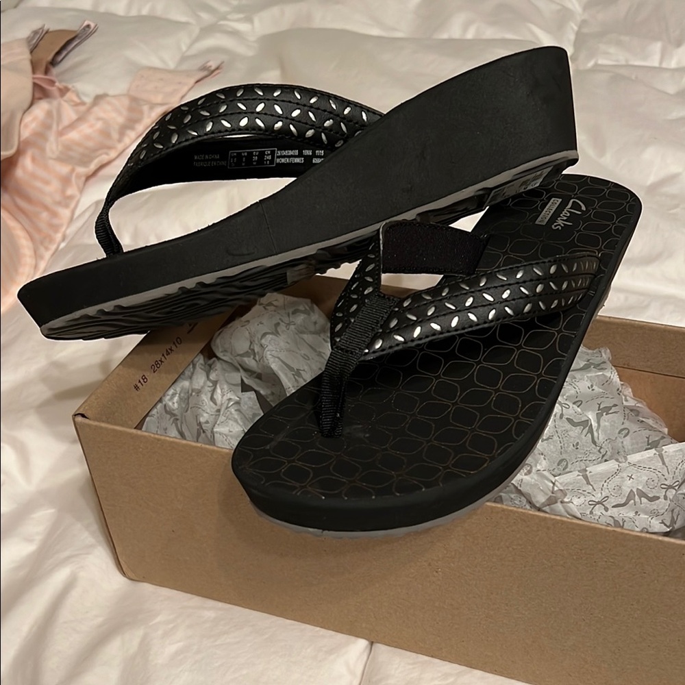 Clarks Liya Gander size 8  Black Sandals with Wedge Sole and Embellished